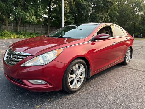 Used 2012 Hyundai Sonata Limited w/ Navigation Pkg FWD image 1