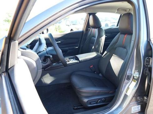 New 2026 Nissan Sentra SR w/ SR Premium Package FWD image 8