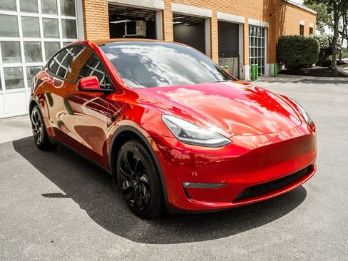Used 2024 Tesla Model Y Long Range AWD/4WD image 5