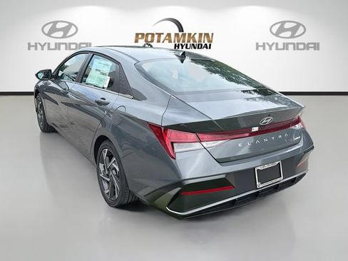 Certified 2026 Hyundai Elantra Limited FWD image 7