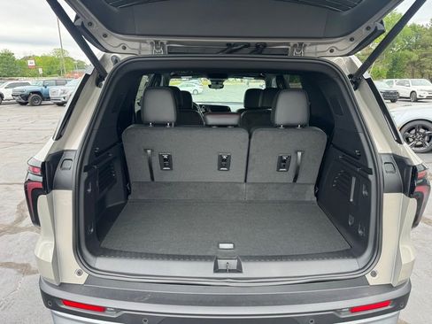 New 2026 Chevrolet Traverse Z71 w/ Enhanced Driving Package AWD/4WD image 5