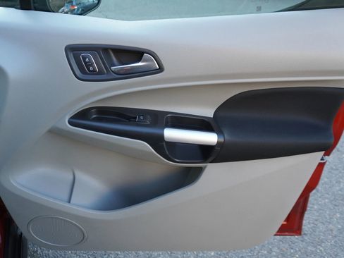 Used 2019 Ford Transit Connect XLT w/ XLT Premium Package image 31