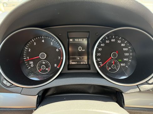 Used 2013 Volkswagen Golf 4-Door FWD image 19