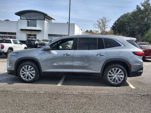 Used 2026 Buick Enclave Preferred w/ Power Package image 5
