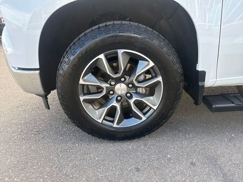 Used 2023 Chevrolet Silverado 1500 LT image 26