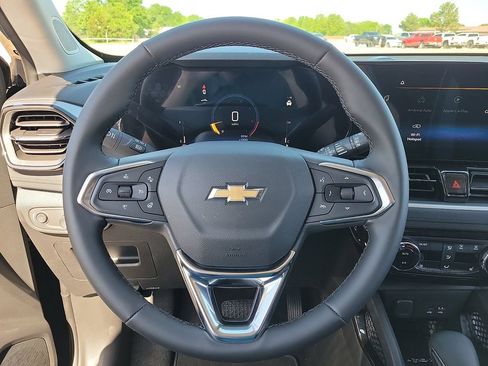 New 2026 Chevrolet TrailBlazer LT w/ Convenience Package FWD image 19