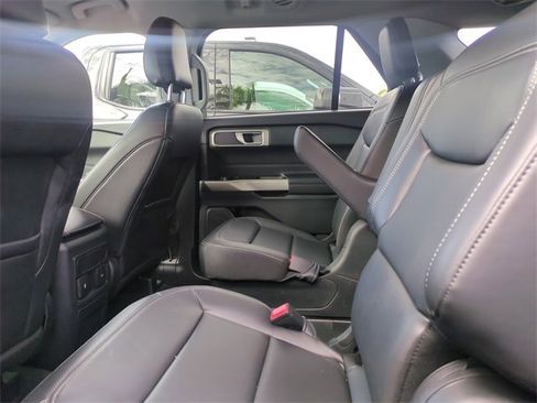Used 2023 Ford Explorer XLT w/ Equipment Group 202A image 13