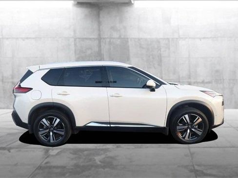 Used 2023 Nissan Rogue SL w/ SL Premium Package image 5