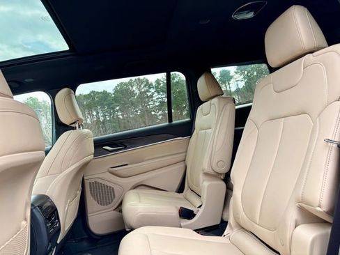 Used 2024 Jeep Grand Cherokee L Limited image 28