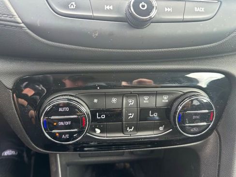 Used 2022 Buick Encore GX Select w/ Sport Touring Package FWD image 16