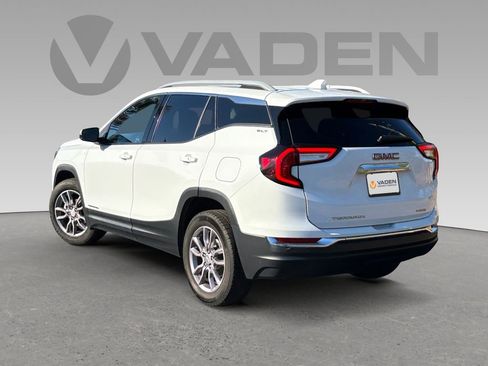 Used 2023 GMC Terrain SLT image 25