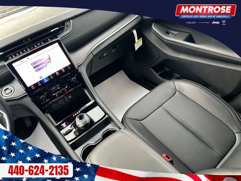 New 2025 Jeep Grand Cherokee Limited w/ Black Appearance Package image 26