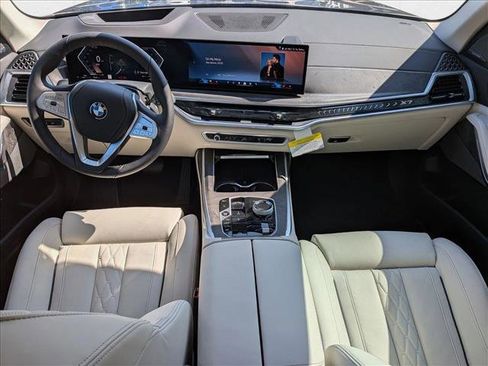 Used 2026 BMW X7 xDrive40i AWD/4WD image 15