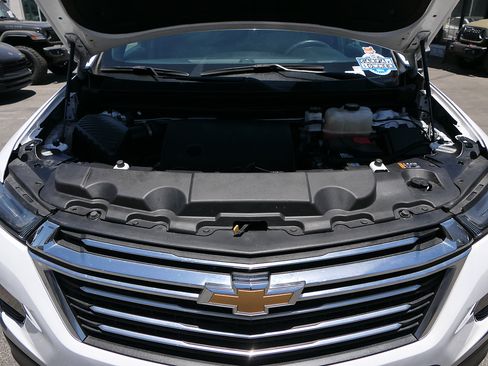 Used 2023 Chevrolet Traverse LT FWD image 27