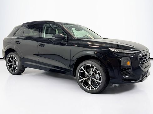 New 2026 Audi Q3 quattro 2.0T image 3
