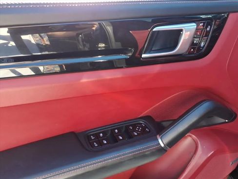 Used 2021 Porsche Cayenne S image 16