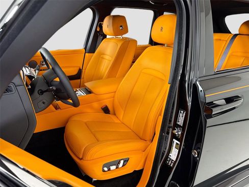 Used 2026 Rolls-Royce Cullinan image 14