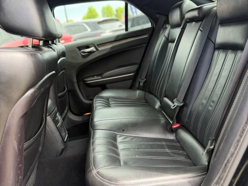 Used 2019 Chrysler 300 S RWD image 15