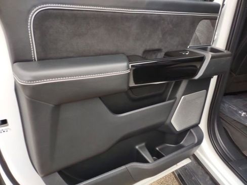 Used 2022 Ford F150 Lightning Platinum image 20