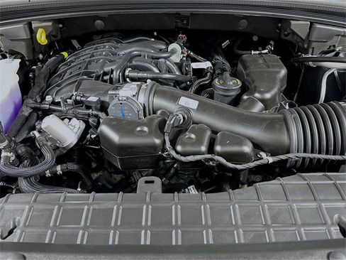 New 2025 Jeep Grand Cherokee Limited w/ Luxury Tech Group II image 18