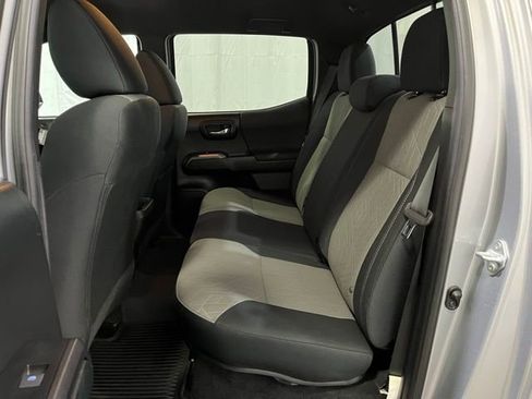 Certified 2021 Toyota Tacoma TRD Off-Road w/ Technology Package AWD/4WD image 10