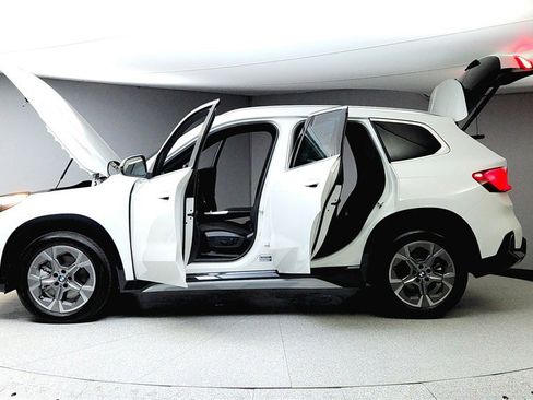 Used 2025 BMW X1 xDrive28i w/ Convenience Package image 4