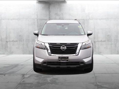 Used 2025 Nissan Pathfinder SV AWD/4WD image 4