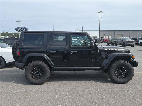 Used 2023 Jeep Wrangler Unlimited Sport AWD/4WD image 3