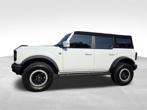 Used 2023 Ford Bronco Outer Banks w/ Sasquatch Package image 3