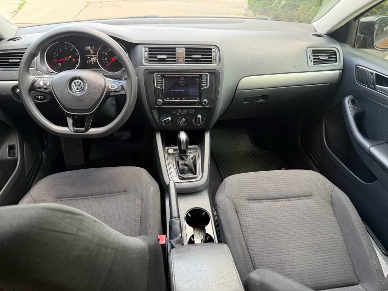 Used 2016 Volkswagen Jetta SE FWD image 15
