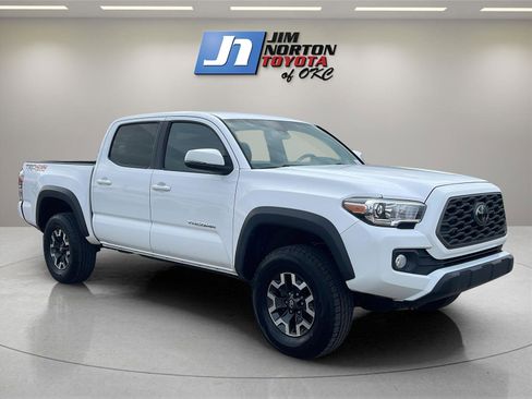 Used 2021 Toyota Tacoma TRD Off-Road image 3