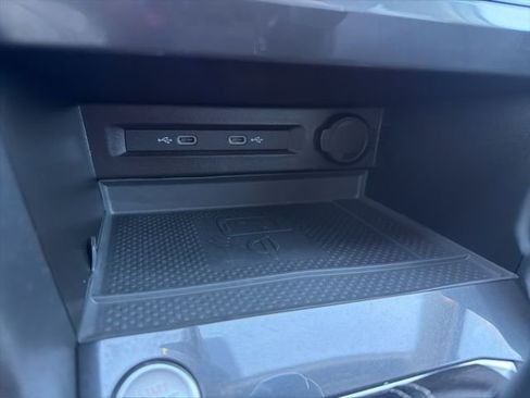 Certified 2023 Volkswagen Tiguan SE w/ Panoramic Sunroof Package image 15