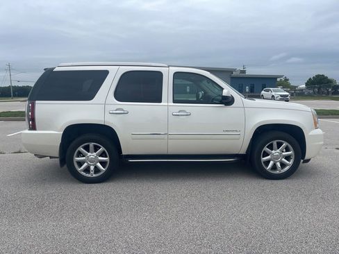 Used 2012 GMC Yukon Denali AWD/4WD image 3