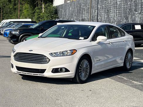 Used 2014 Ford Fusion Titanium FWD image 3