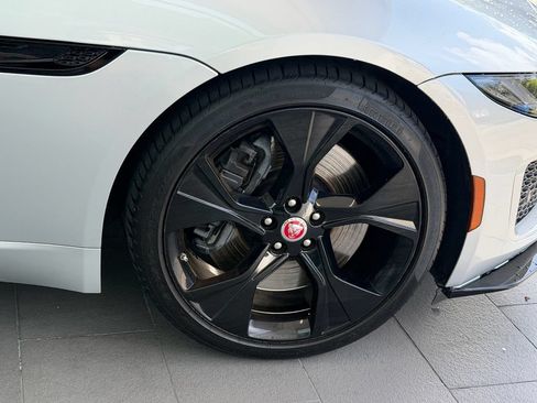 Used 2023 Jaguar F-TYPE Coupe RWD image 9