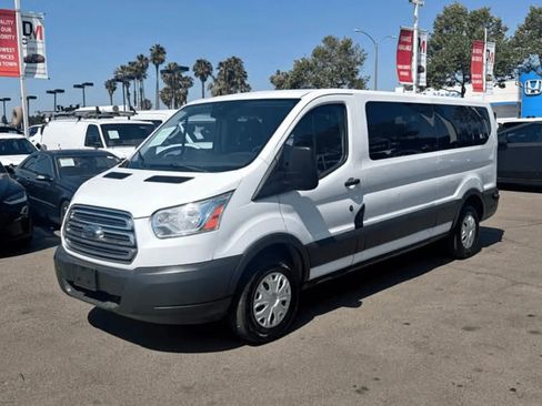 Used 2016 Ford Transit 350 XLT RWD image 3