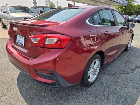 Used 2018 Chevrolet Cruze LT w/ Convenience Package image 8