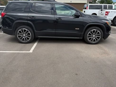 Used 2019 GMC Acadia SLT w/ LPO, 'HIT The Road' Package AWD/4WD image 6