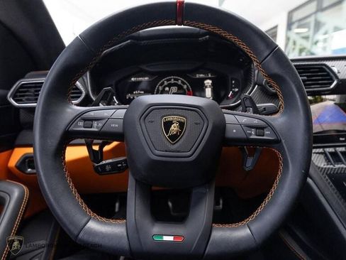 Used 2024 Lamborghini Urus S AWD/4WD image 2