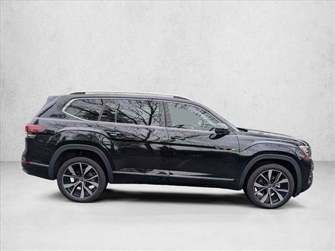 Used 2024 Volkswagen Atlas SEL Premium R-Line image 4