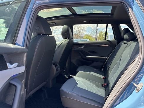 New 2026 Volkswagen Tiguan SE R-Line AWD/4WD image 8