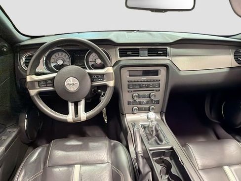 Used 2010 Ford Mustang GT Premium image 19