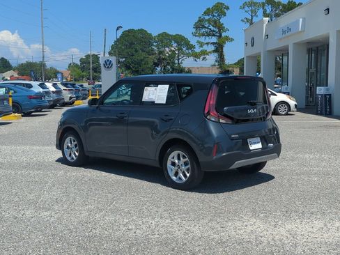 Used 2025 Kia Soul LX w/ LX Technology Package FWD image 5