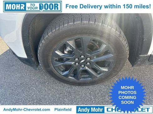 Used 2021 Chevrolet Traverse RS FWD image 2