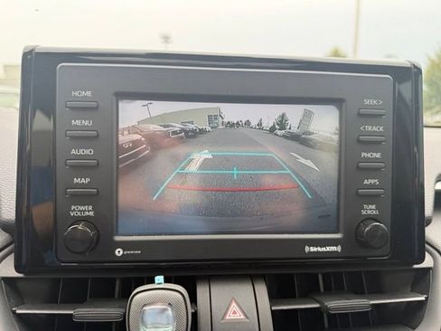 Used 2021 Toyota RAV4 XLE w/ Convenience Package AWD/4WD image 18