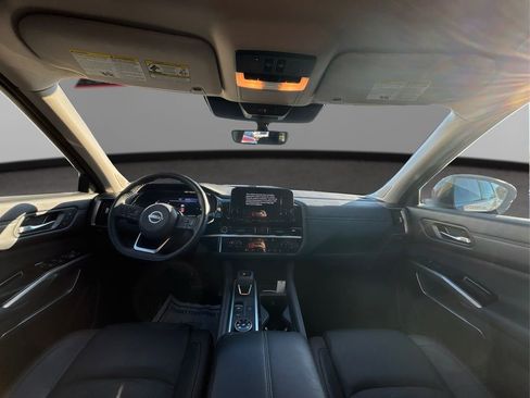 Used 2024 Nissan Pathfinder Platinum w/ Cargo Package image 27