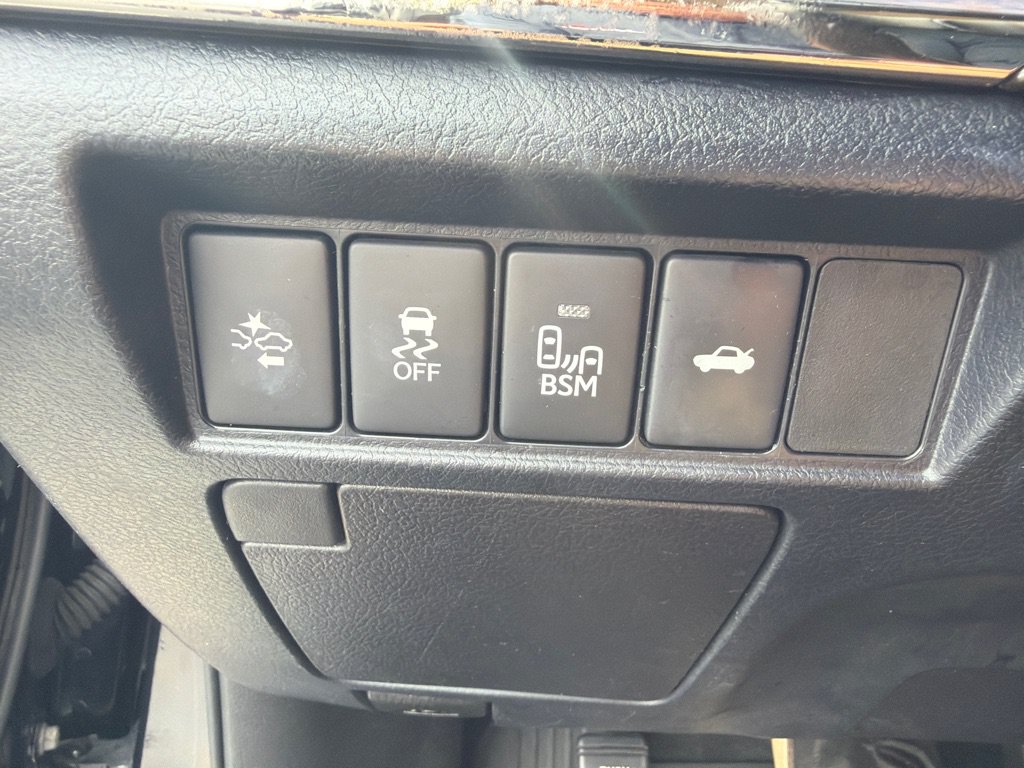 Used 2017 Toyota Avalon XLE Premium w/ All Weather Liner Package FWD image 22