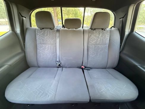 Used 2017 Toyota Tacoma TRD Sport w/ Tow Package RWD image 37