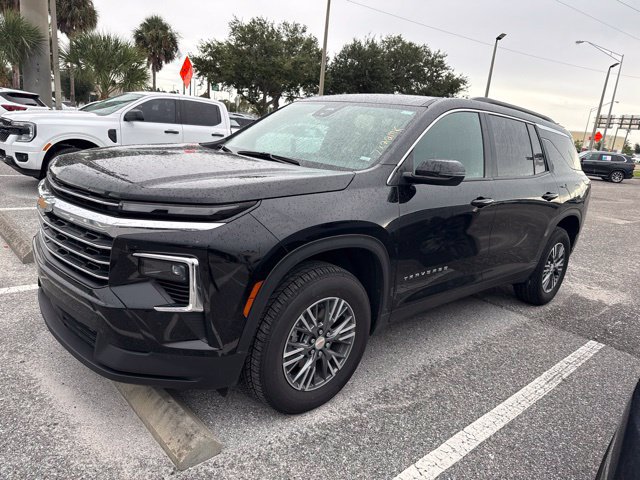 Used 2025 Chevrolet Traverse LT FWD image 6
