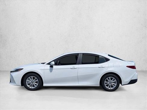 Used 2026 Toyota Camry LE w/ Convenience Package image 5